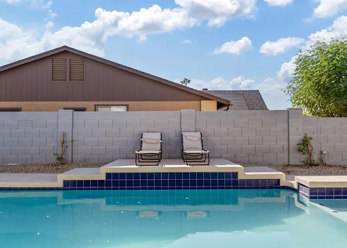 Holiday home 4 Bedroom Retreat Pool Dog Friendly Games Phoenix