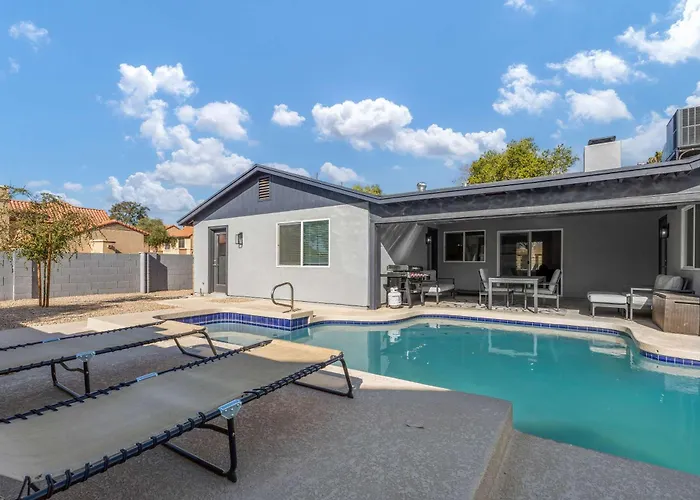4 Bedroom Retreat Pool Dog Friendly Games Phoenix