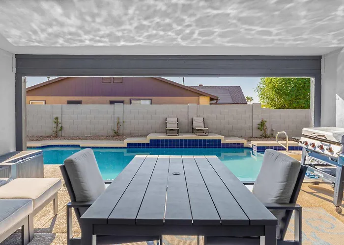 4 Bedroom Retreat Pool Dog Friendly Games *