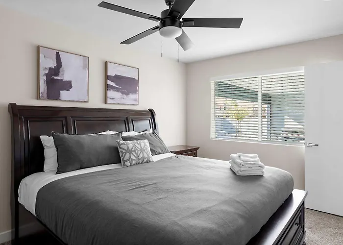 4 Bedroom Retreat Pool Dog Friendly Games