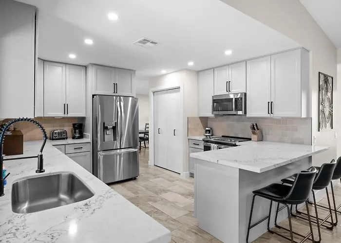 4 Bedroom Retreat Pool Dog Friendly Games Phoenix
