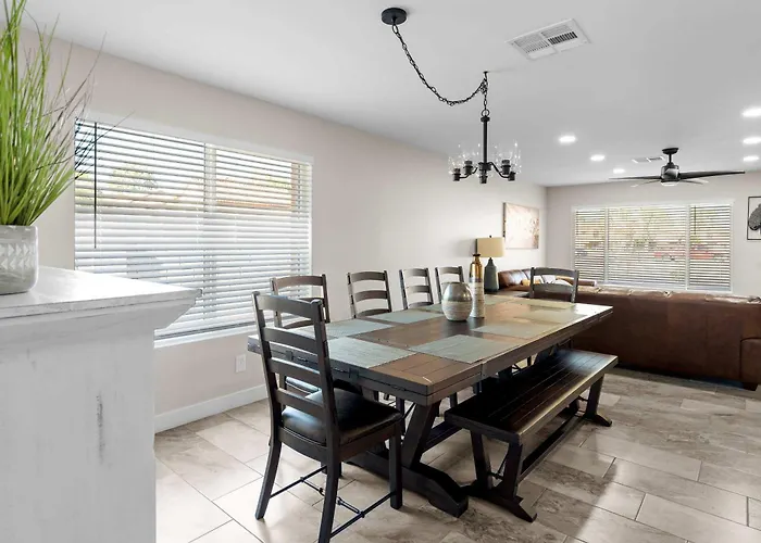 4 Bedroom Retreat Pool Dog Friendly Games Phoenix
