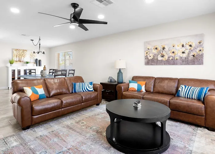 4 Bedroom Retreat Pool Dog Friendly Games