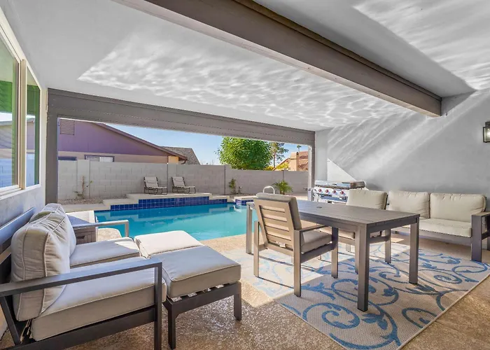 4 Bedroom Retreat Pool Dog Friendly Games Phoenix