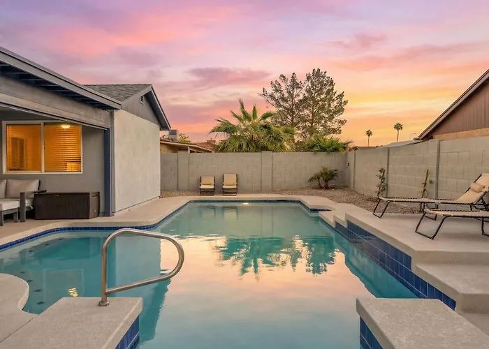 4 Bedroom Retreat Pool Dog Friendly Games Holiday home *