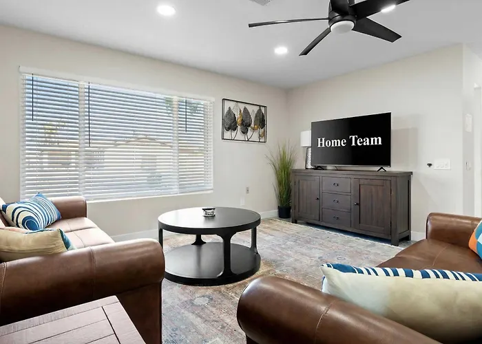 4 Bedroom Retreat Pool Dog Friendly Games Phoenix